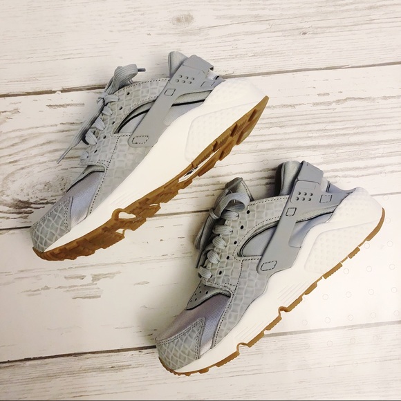 NEW Nike Air Huarache Run Premium Wolf Grey sz 8 - Picture 2 of 8